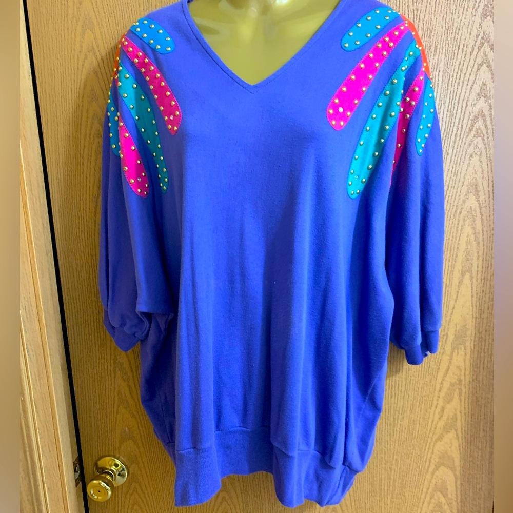 Women’s plus size top with matching skirt